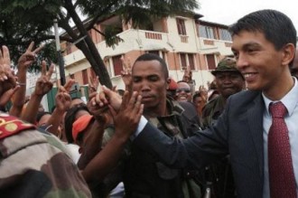 Madagascar: Rajoelina manÂœuvre pour se maintenir au pouvoir